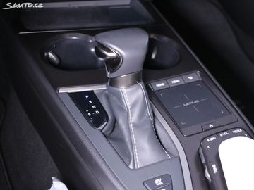 Car image 26