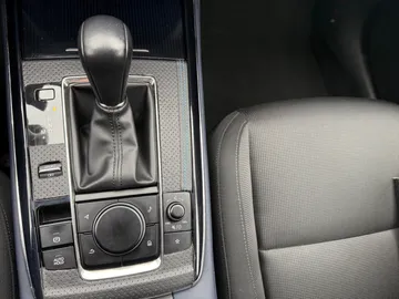 Car image 29