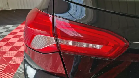 Car image 36