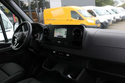 Car image 33