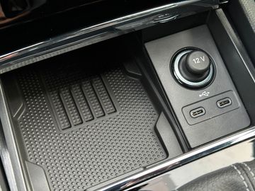 Car image 40