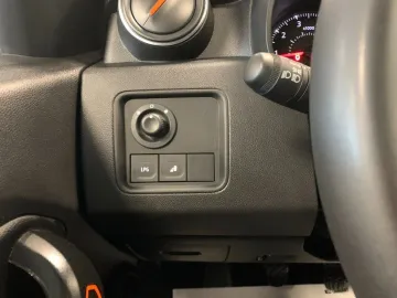 Car image 36