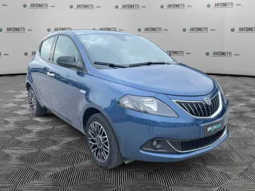 Car image 2
