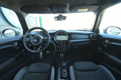 Car image 32