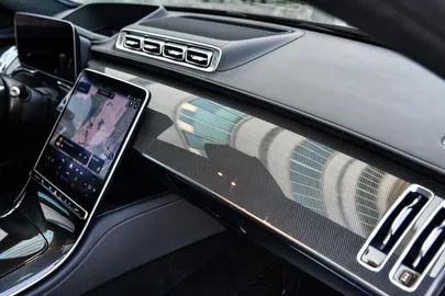 Car image 24