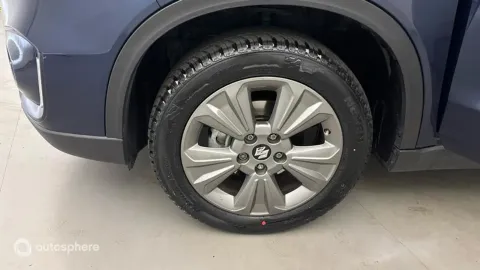 Car image 20
