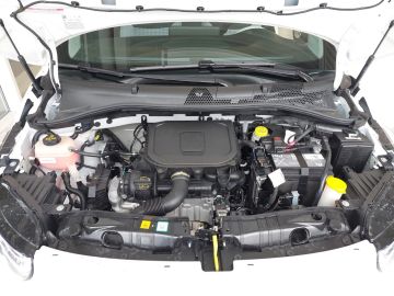 Car image 19