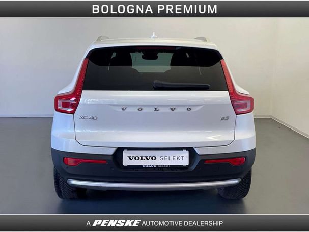 Volvo XC40 B3 Core 120 kW image number 7