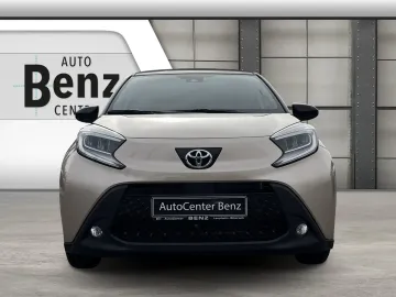 Car image 4