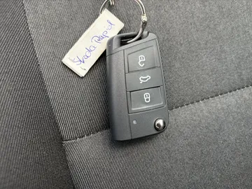 Car image 33