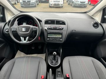 Car image 11