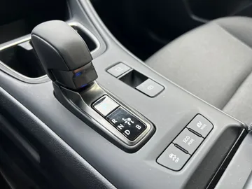 Car image 27