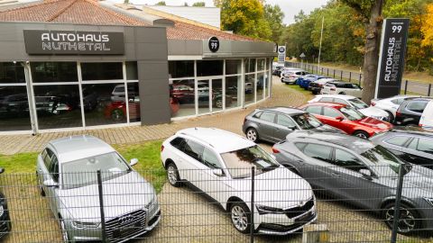 Car image 28