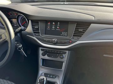 Car image 13