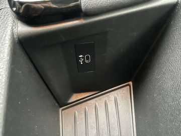 Car image 37