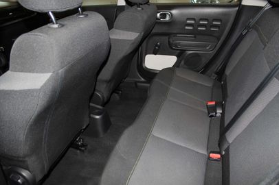 Car image 31