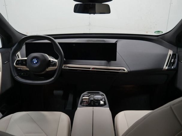 BMW iX 240 kW image number 10