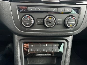 Car image 36