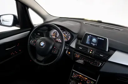 Car image 32
