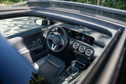 Car image 24