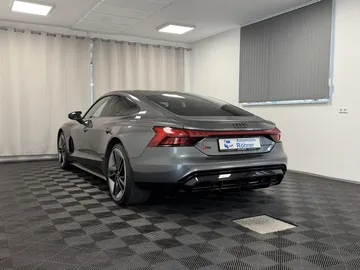Car image 40