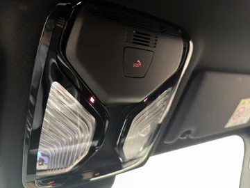 Car image 34