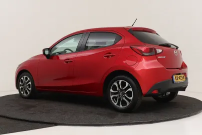 Car image 4