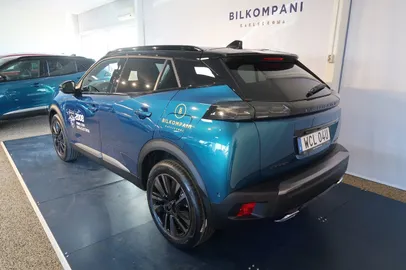 Car image 2