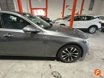 Car image 29