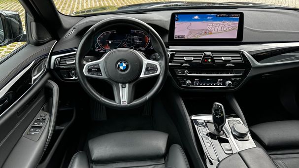 BMW 520d Touring xDrive 140 kW image number 11