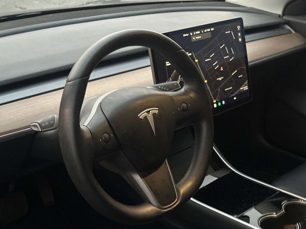 Tesla Model 3 60 Plus 175 kW image number 4