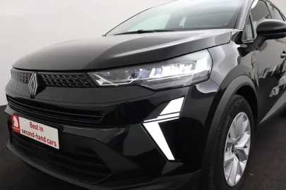 Car image 26
