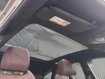 Car image 35