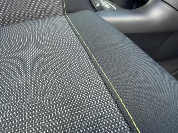 Car image 28