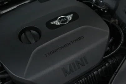 Car image 36
