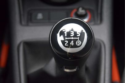 Car image 32