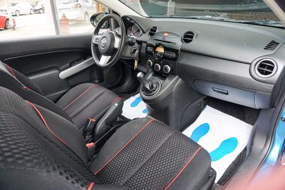 Car image 9