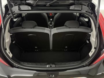 Car image 38