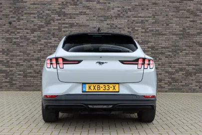 Car image 47