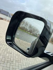 Car image 33