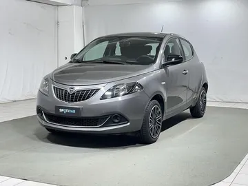 Car image 1
