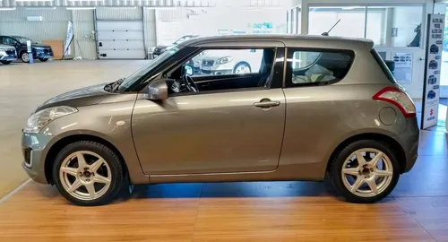 Car image 5