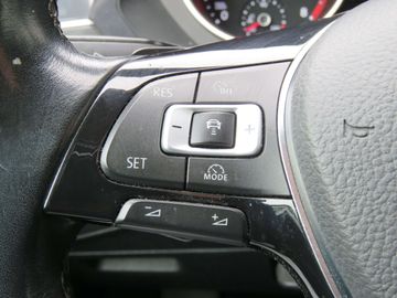 Car image 32