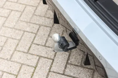 Car image 33