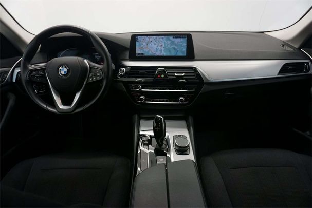 BMW 520d Touring xDrive 140 kW image number 6