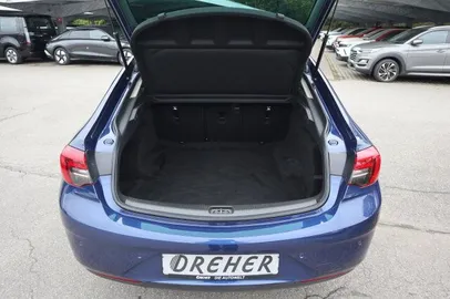 Car image 26