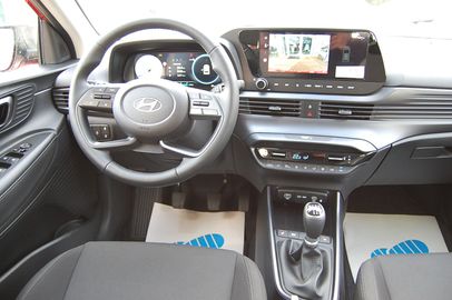 Car image 14