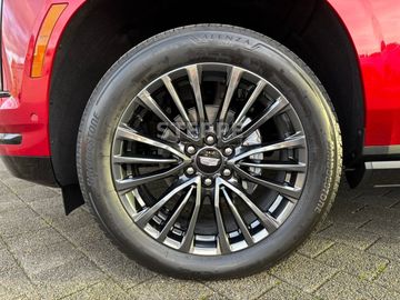 Car image 26