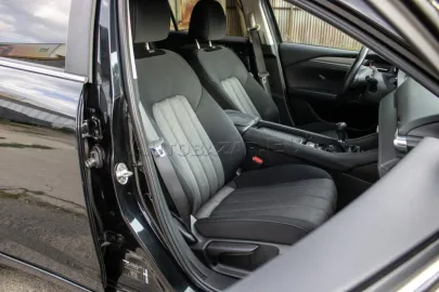 Car image 37