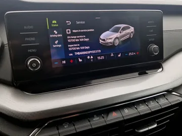 Car image 24